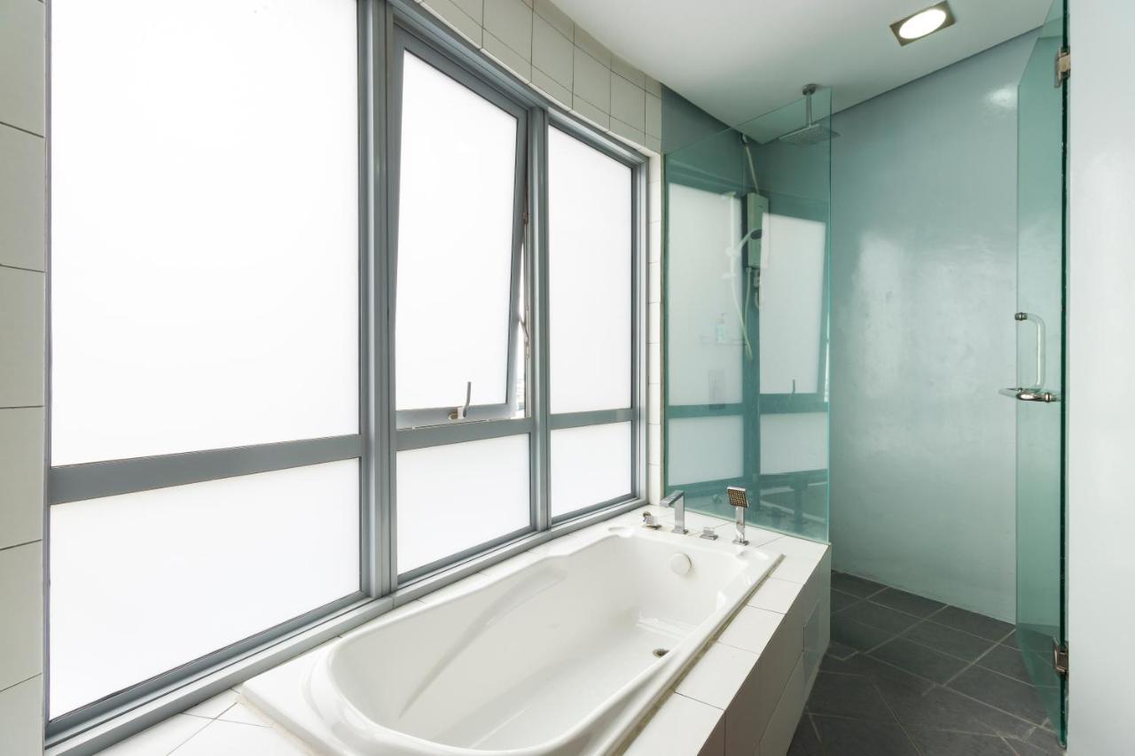 Pj8 Service Suites By Airhost Petaling Jaya Eksteriør bilde