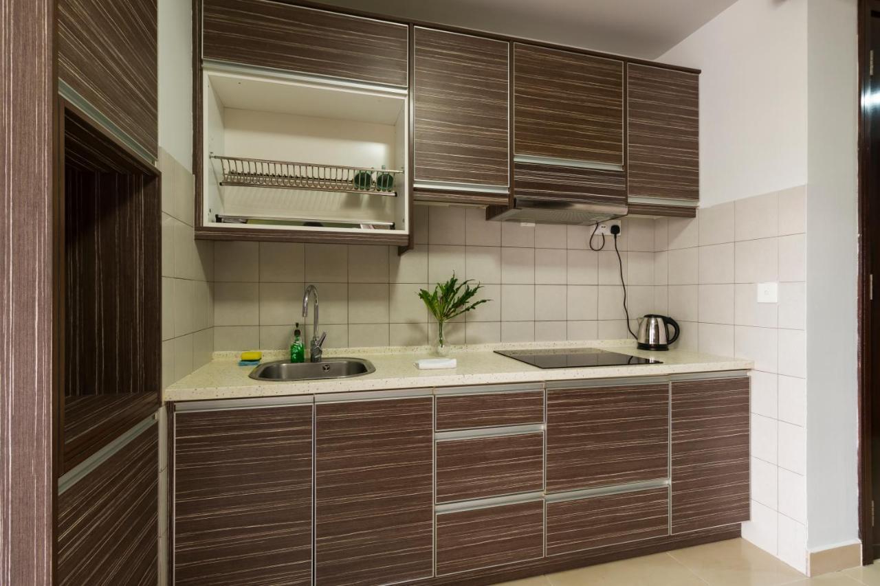 Pj8 Service Suites By Airhost Petaling Jaya Eksteriør bilde